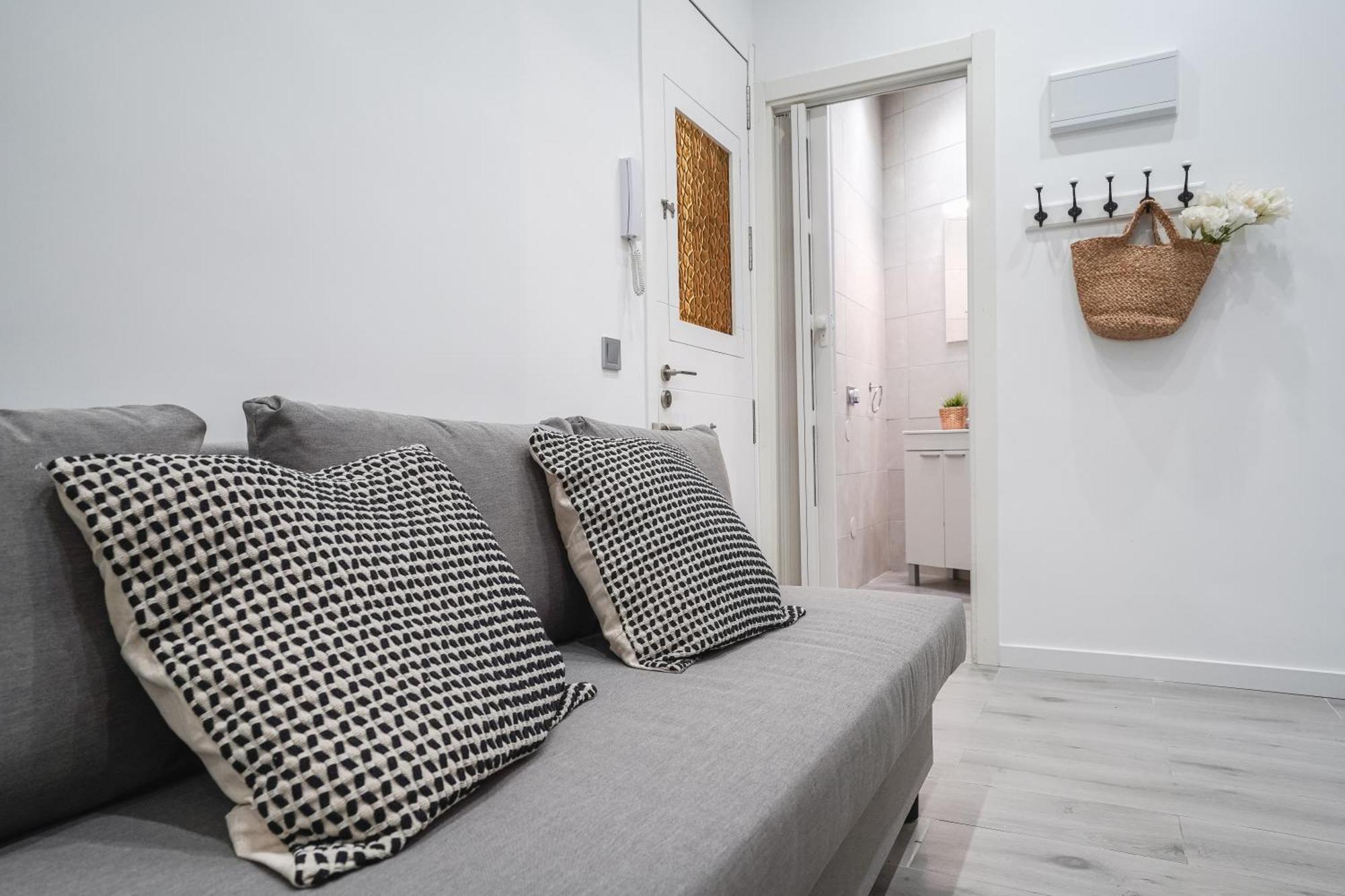 Cozy Apartment-1bedroom 1bath-chamberi *